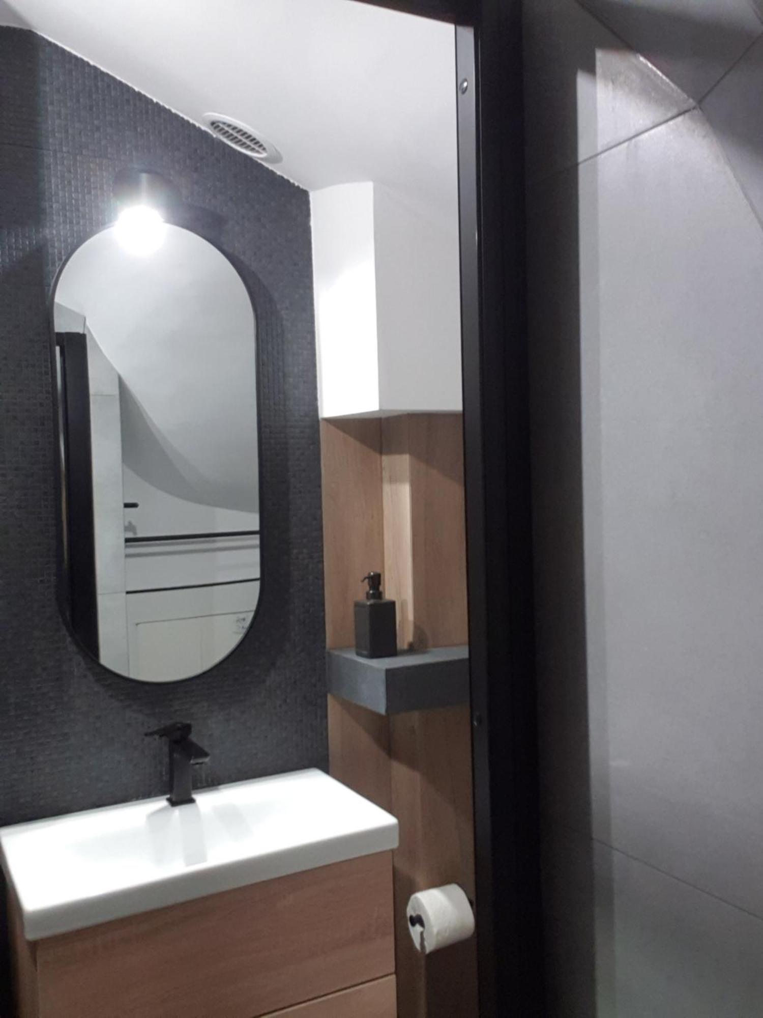 Near The Airport- Apartments كراكوفيا المظهر الخارجي الصورة